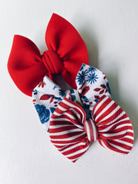 Image 2 of Patriotic floral | Classic Bow 