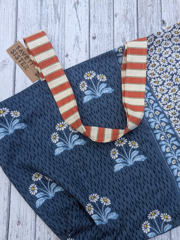 Image of Giant Shopping Tote Bag- Daisies 