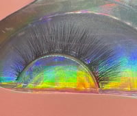 Image 2 of Lashes DY3