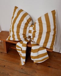 Image 1 of Coussin noeud Camel