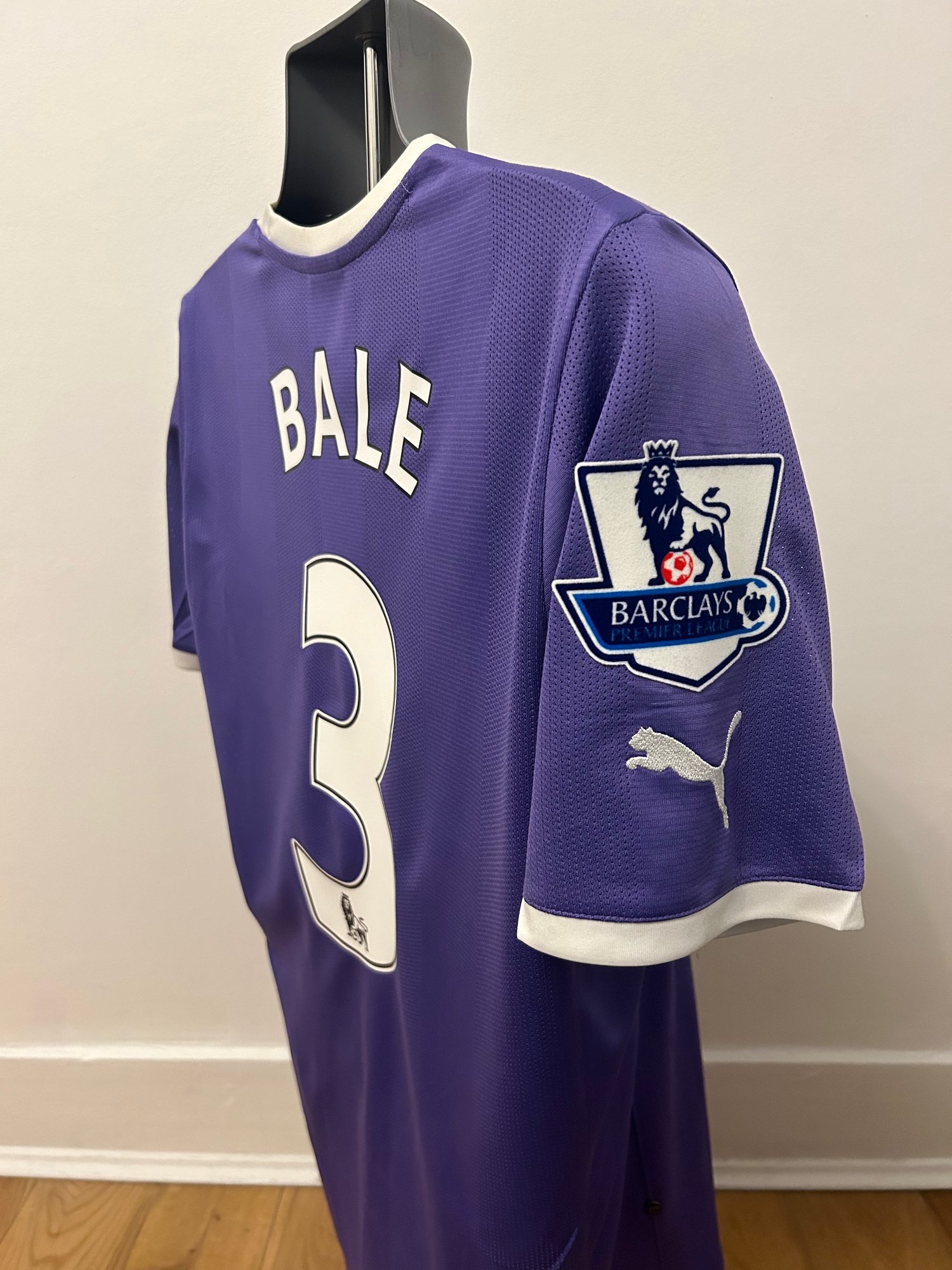 Image of Tottenham Hotspur “BALE 3” 2011/12 Away Shirt + PL patches (M)