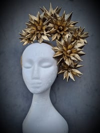 Image 2 of 'Zara' in Gold