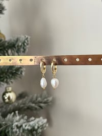 Pearl Huggies (Gold)