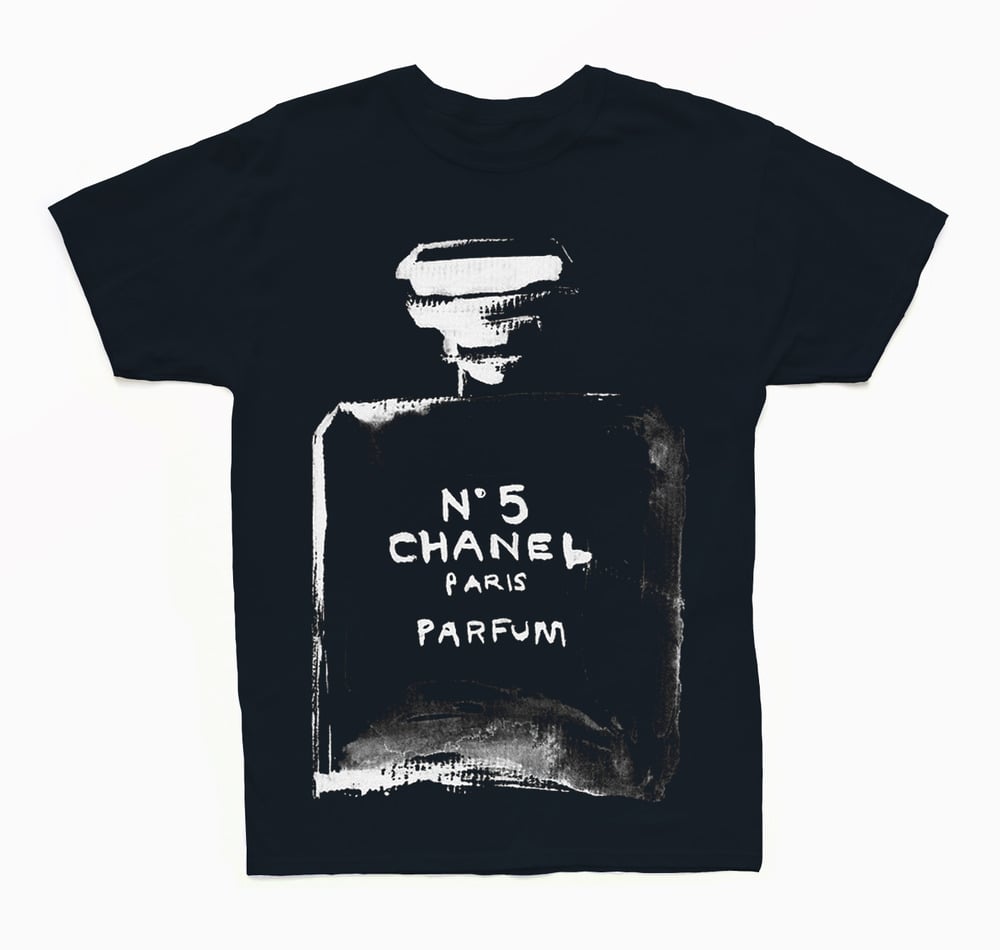 CHANEL No5 Bottle TShirt Black / LDNfashion Shop