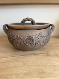 Image 1 of Cazuela Yulinda Bordada