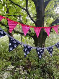 Image 6 of Skull & Crossbones Bunting 