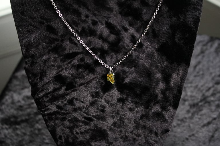 dead good tiny lichen pendant Image 8