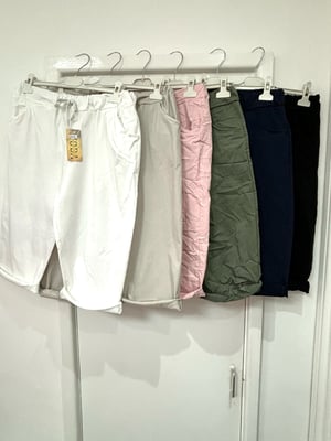 Image of Plain Magic Shorts 