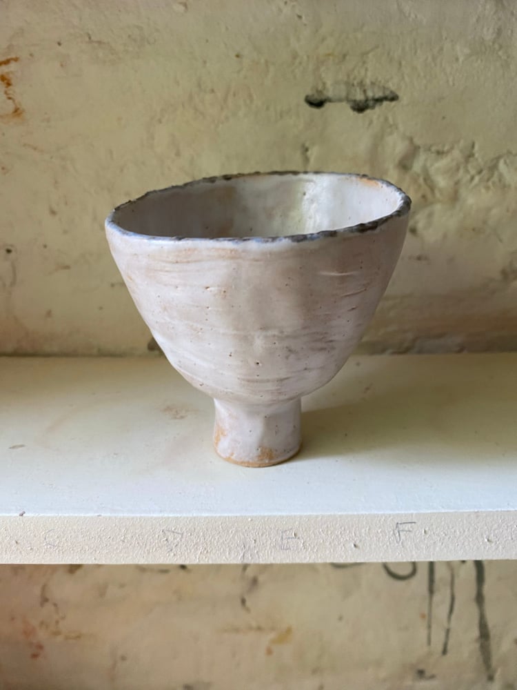 Deep footed bowl (sponged blue top) Image 3