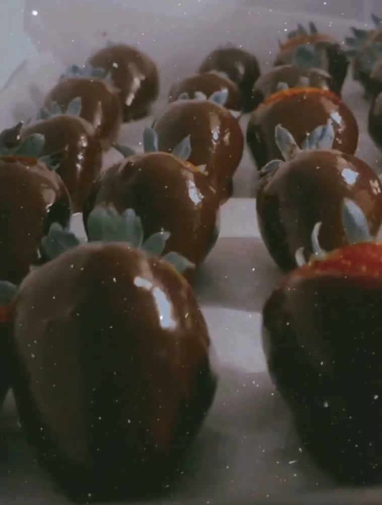 Image of Chocolate covered strawberries 