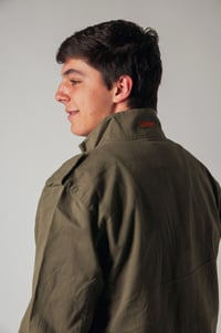 Image 2 of Chaqueta verde