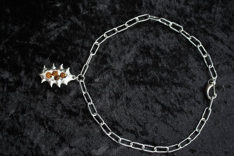 dead good ladybirds spiky necklace Image 7