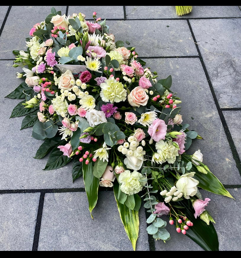 Single ended funeral spray Oreyt flower