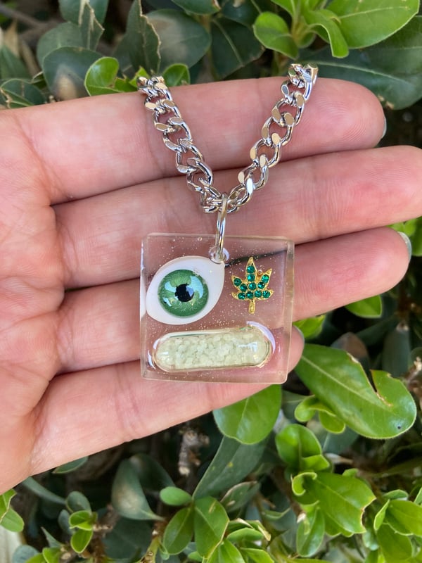 Image of Green eye Molly 💚