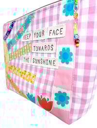 Image 3 of Keep Your Face Towards the Sunshine Pouch - PINK