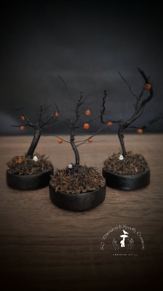 Image of (FREE U.S. SHIPPING) Miniature Jack o' Lantern Tree, Ghost Scenes