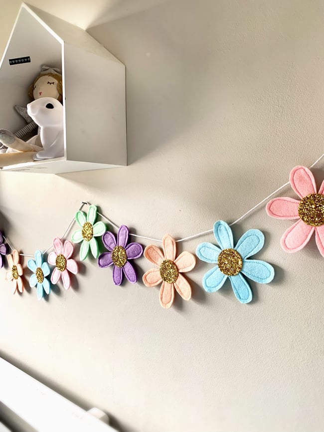 Daisy Chain Garland