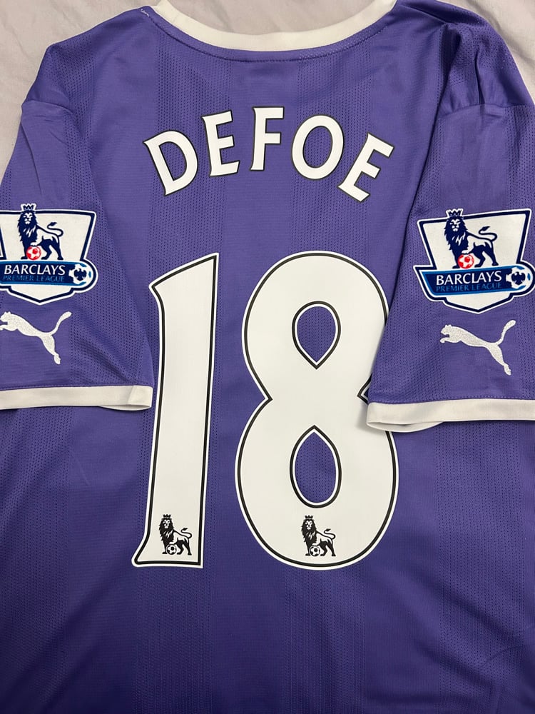 Image of PRE ORDER: Tottenham Hotspur “DEFOE 18” 2011/12 Away Poppy Shirt + patches (L)