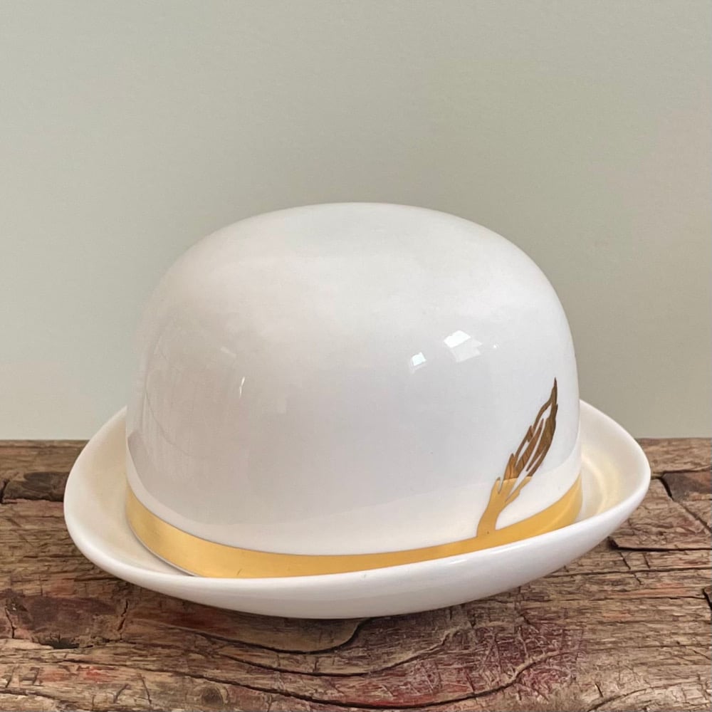 Image of Thomson & Thompson White Sugar Bowl + gold ribbon feather