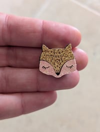 Image 1 of Broche tête de renard paillettes 