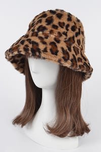 Leopard bucket hat