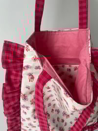 Image 4 of Ruffle tote bag