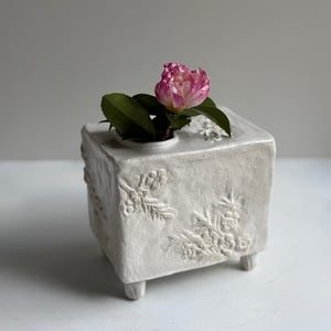 Image of Tea tree box vase (4235)