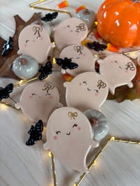 Almond the ghost