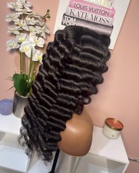 Image 3 of (Middle Part) 5x5 Lace Closure Wig (Crimped) - Ready To Wear  - Brand New (Slay For Less Collection)