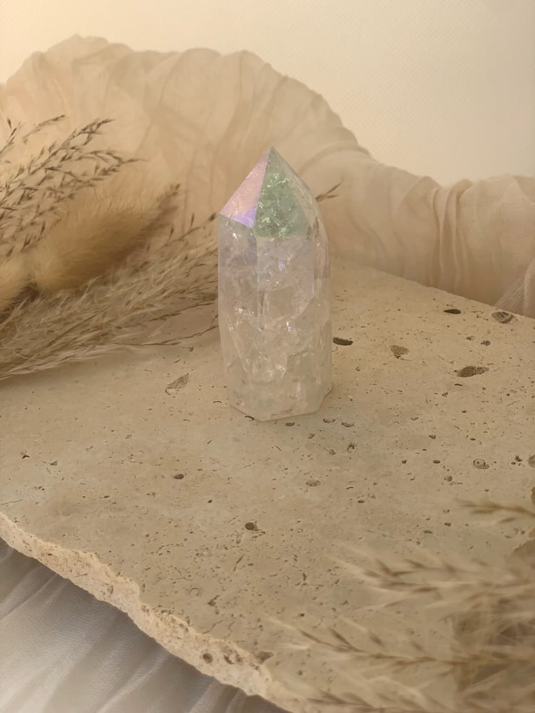 Image of Aura Crackle Quartz Towers
