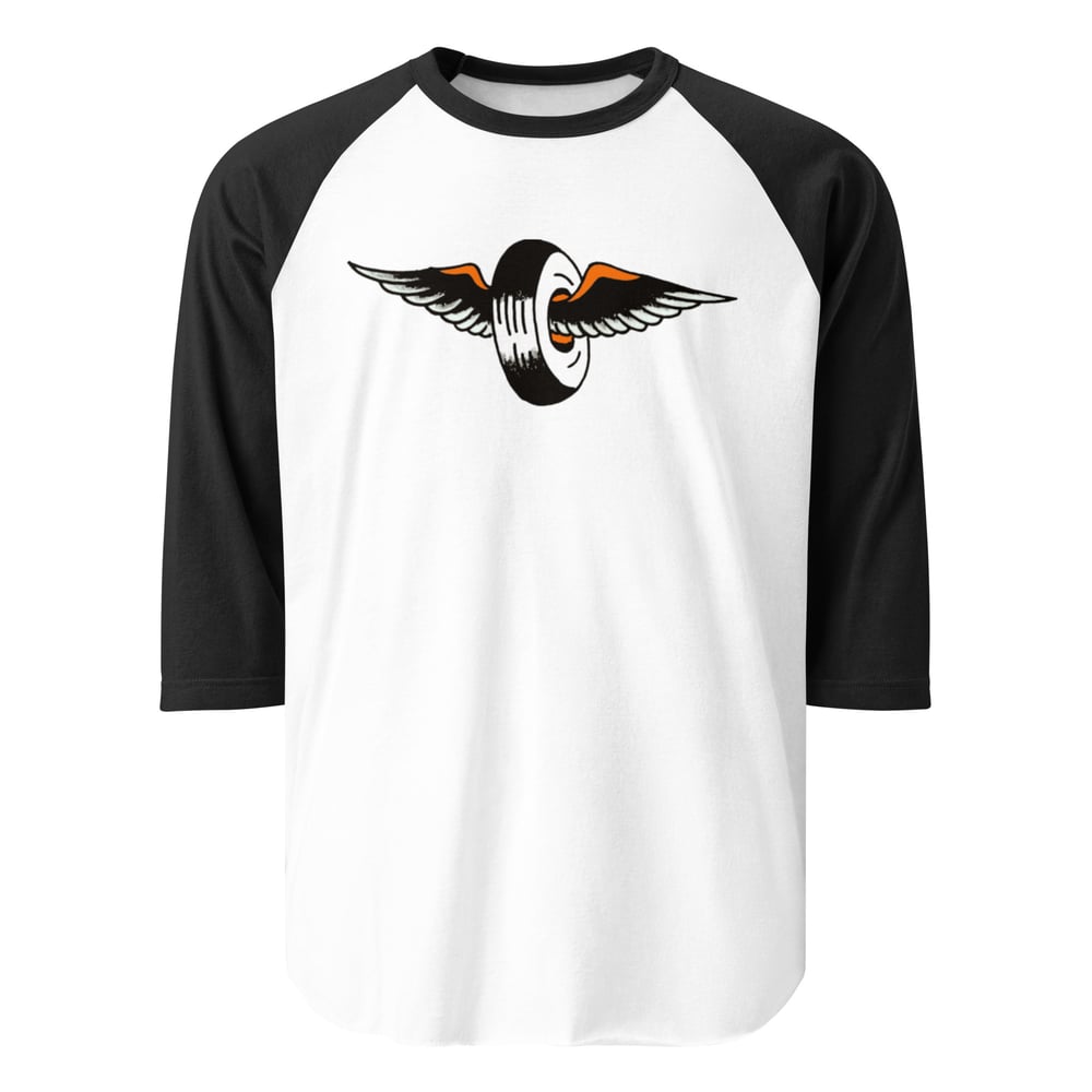 Image of 3/4 sleeve raglan shirt