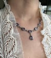 Beau collier en argent avec 8 améthystes facetées, poinçon argent massif, Vintage 1990.