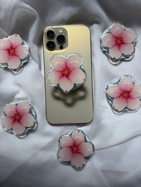 Image 2 of Sakura Mag Grippie