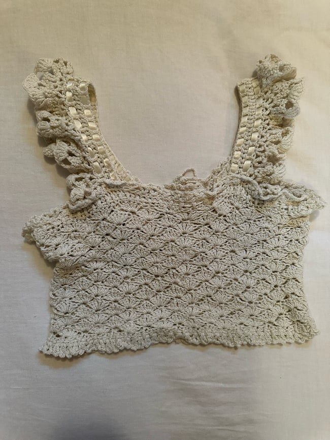 70s hand crochet flutter sleeve crop top