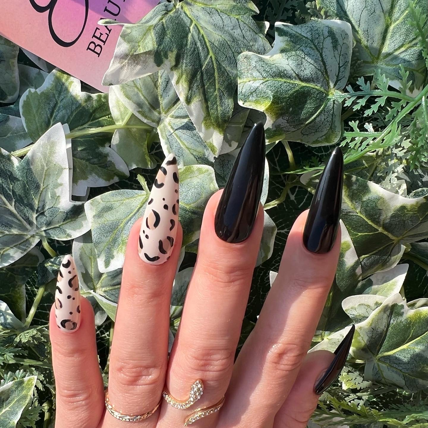 Kylie Jenner Reveals 'Leopard French' Manicure: Pics