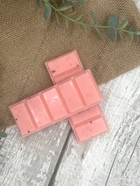 Image 2 of Festive Fig and Snowberry Scented Snap Bar