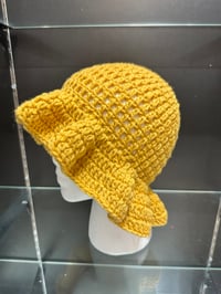 Image 2 of crochet bucket hat with wavy brim I