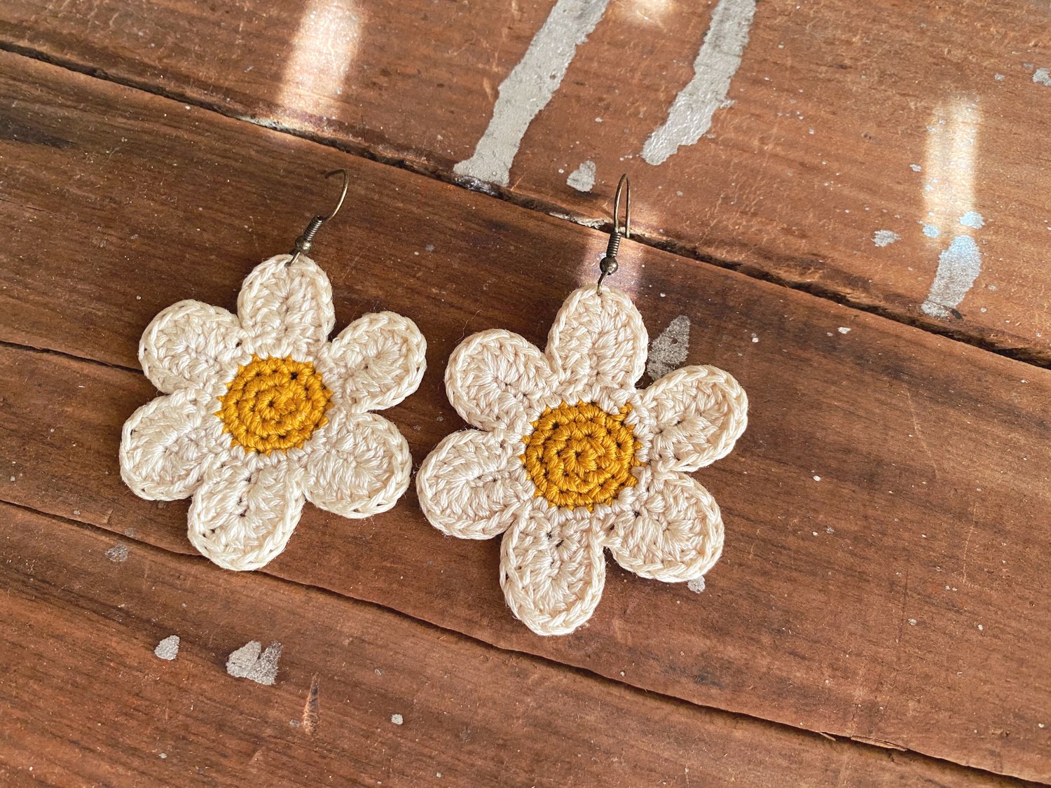 Image of Daisy Earrings 