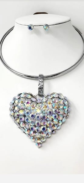 Image of SILVER CHOKER NECKLACE SET HEART PENDANT 