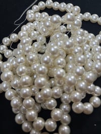Image 4 of Pearl beads
