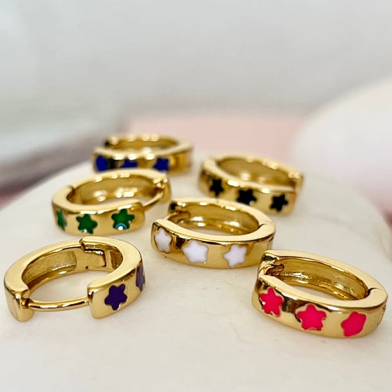 Image of Gold Daisy Pattern Huggie Hoops