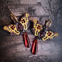 Image 1 of Pendientes | Colgante Polilla Calavera Rubí