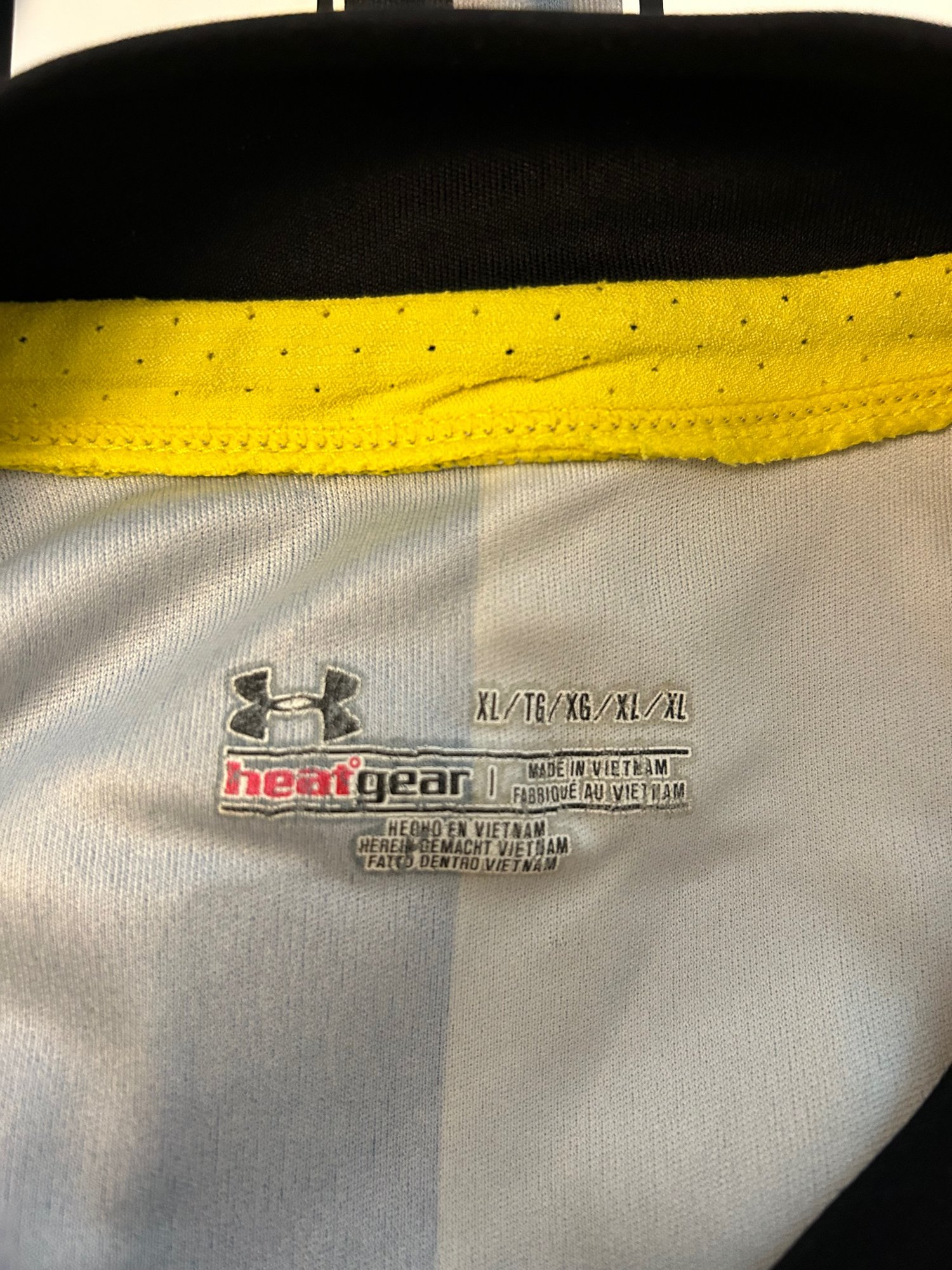 Image of Tottenham Hotspur “BALE 11” 2012/13 Third Shirt + patches (XL)