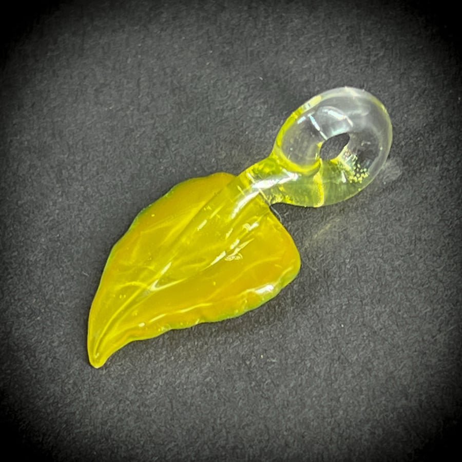 Image of Mini Green Leaf Pendant3