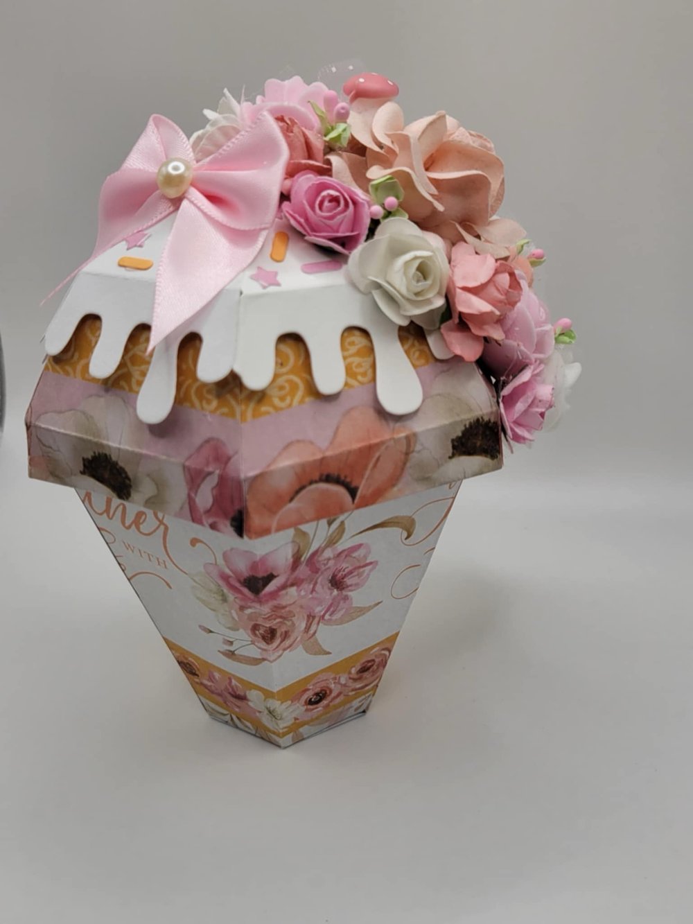 Image of Cupcake treat box