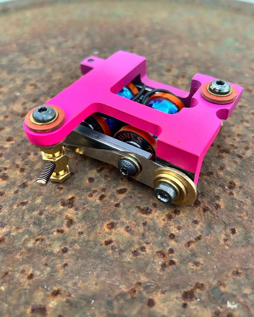 BLACKIE V2- FLUO PINK - Big Liner (7-14)