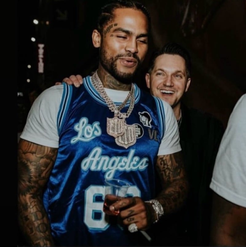 nipsey hussle wearing lakers jersey