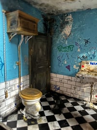 Image 4 of 1:12 abandoned toilet bathroom diorama Roombox 