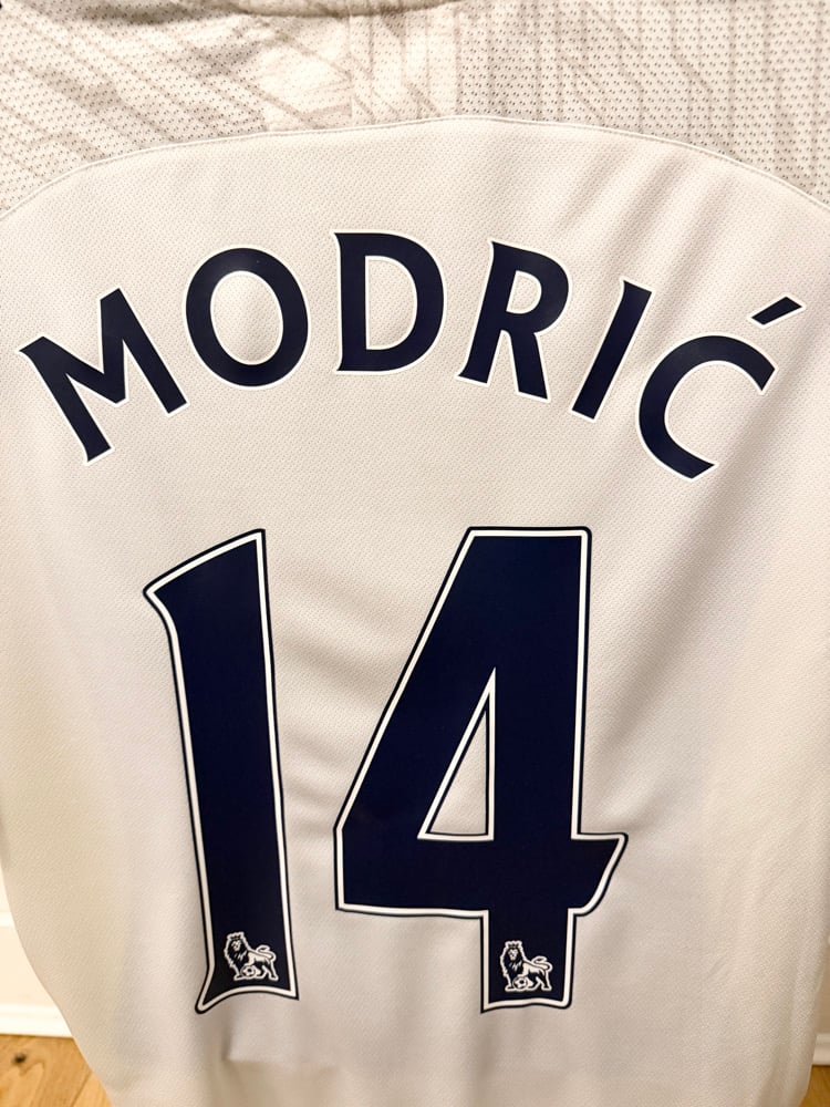 Image of Tottenham Hotspur “MODRIĆ 14” 2009/10 Home Shirt + PL patches  (L)