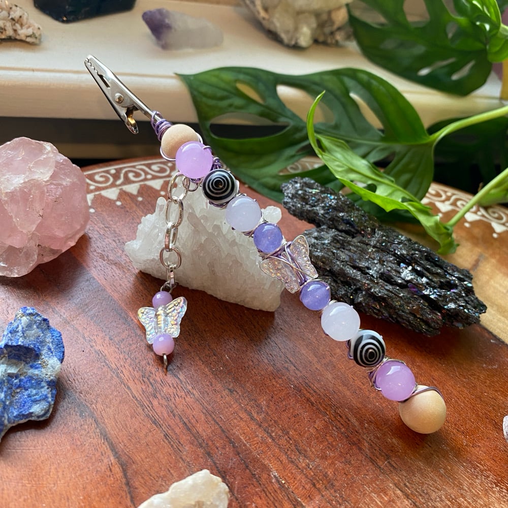 Image of lace wing roach clip 